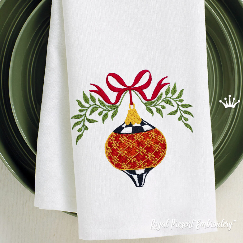 Новогодняя игрушка в клетку с бантом Дизайн машинной вышивки