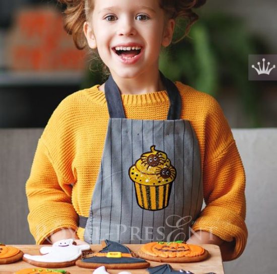 Дизайн машинной вышивки Кекс Хэллоуин с пауками